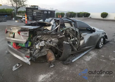 2015 Kia Optima Sx z USA, uszkodzony, nr VIN 5XXGR4A64FG420284